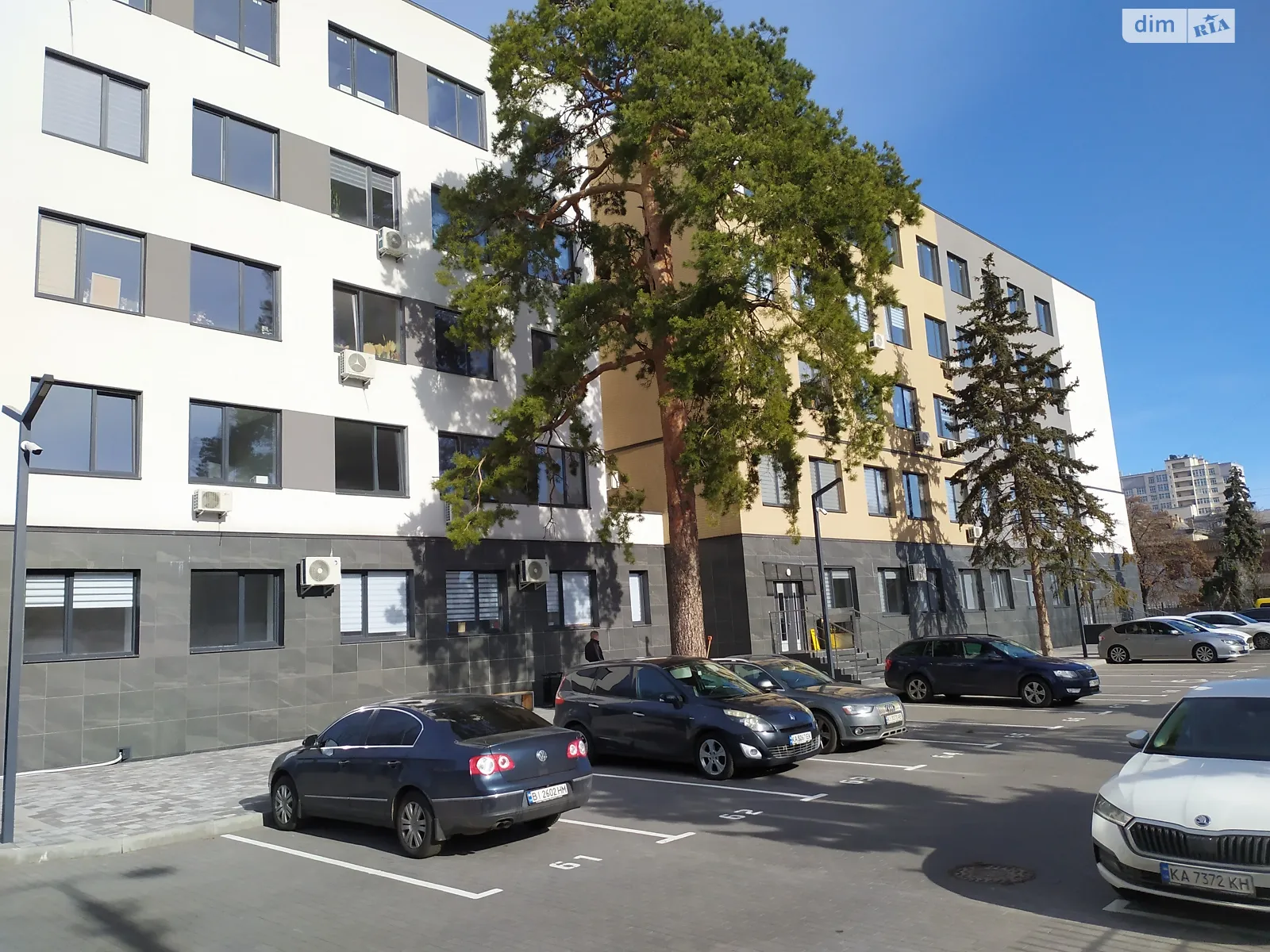 Сдается в аренду офис 64.2 кв. м в бизнес-центре, цена: 19260 грн - фото 1