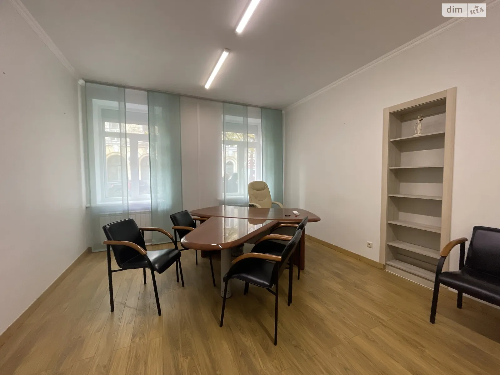 Здається в оренду офіс 90 кв. м в бізнес-центрі, цена: 50000 грн - фото 1