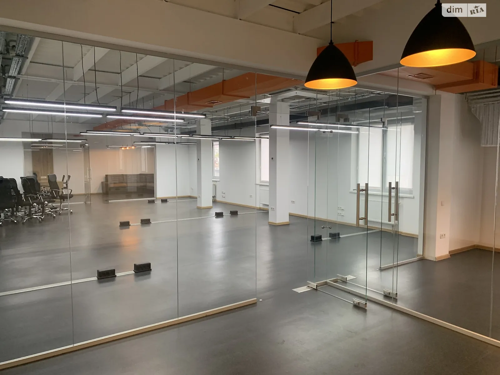 Сдается в аренду офис 150 кв. м в бизнес-центре, цена: 82500 грн - фото 1