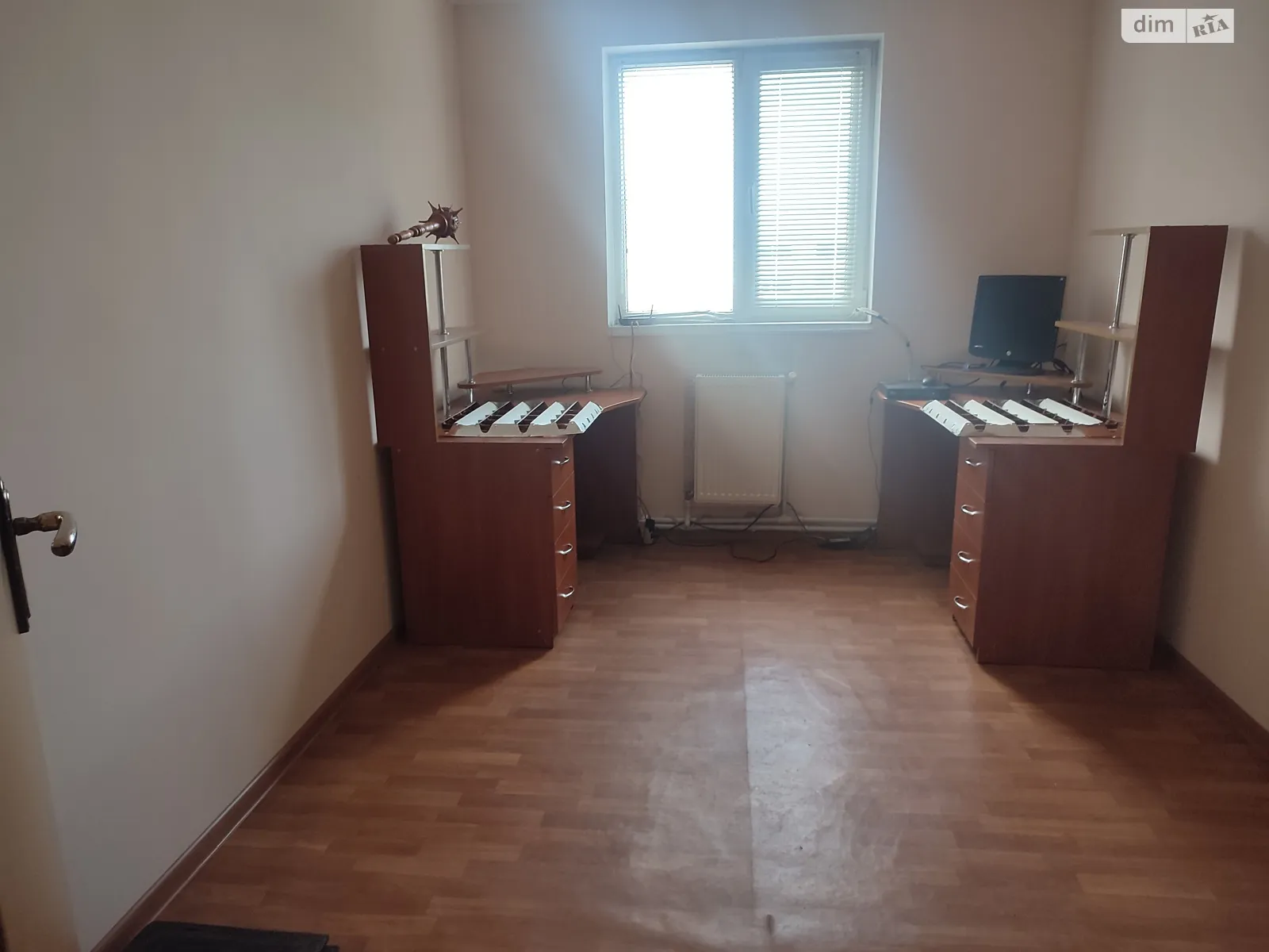 Сдается в аренду офис 26 кв. м в бизнес-центре, цена: 7800 грн - фото 1