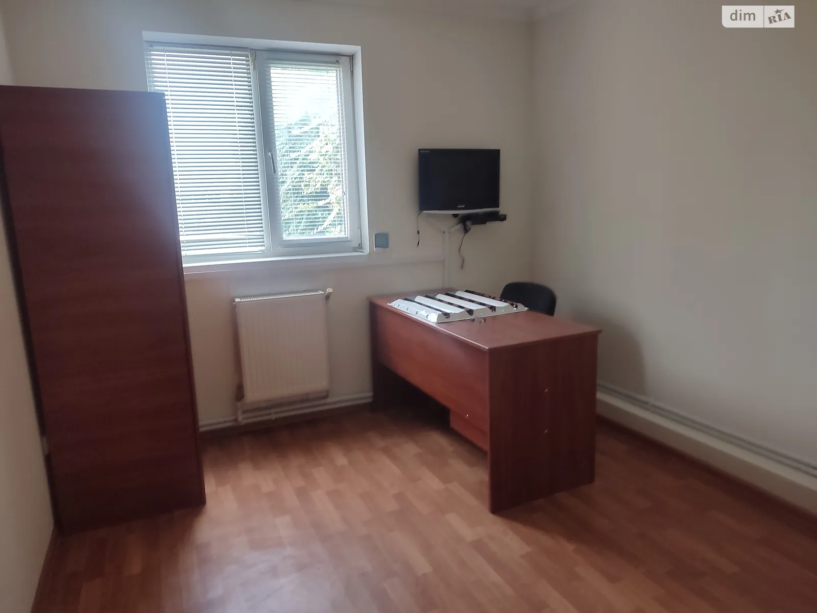 Сдается в аренду офис 26 кв. м в бизнес-центре, цена: 7800 грн - фото 1