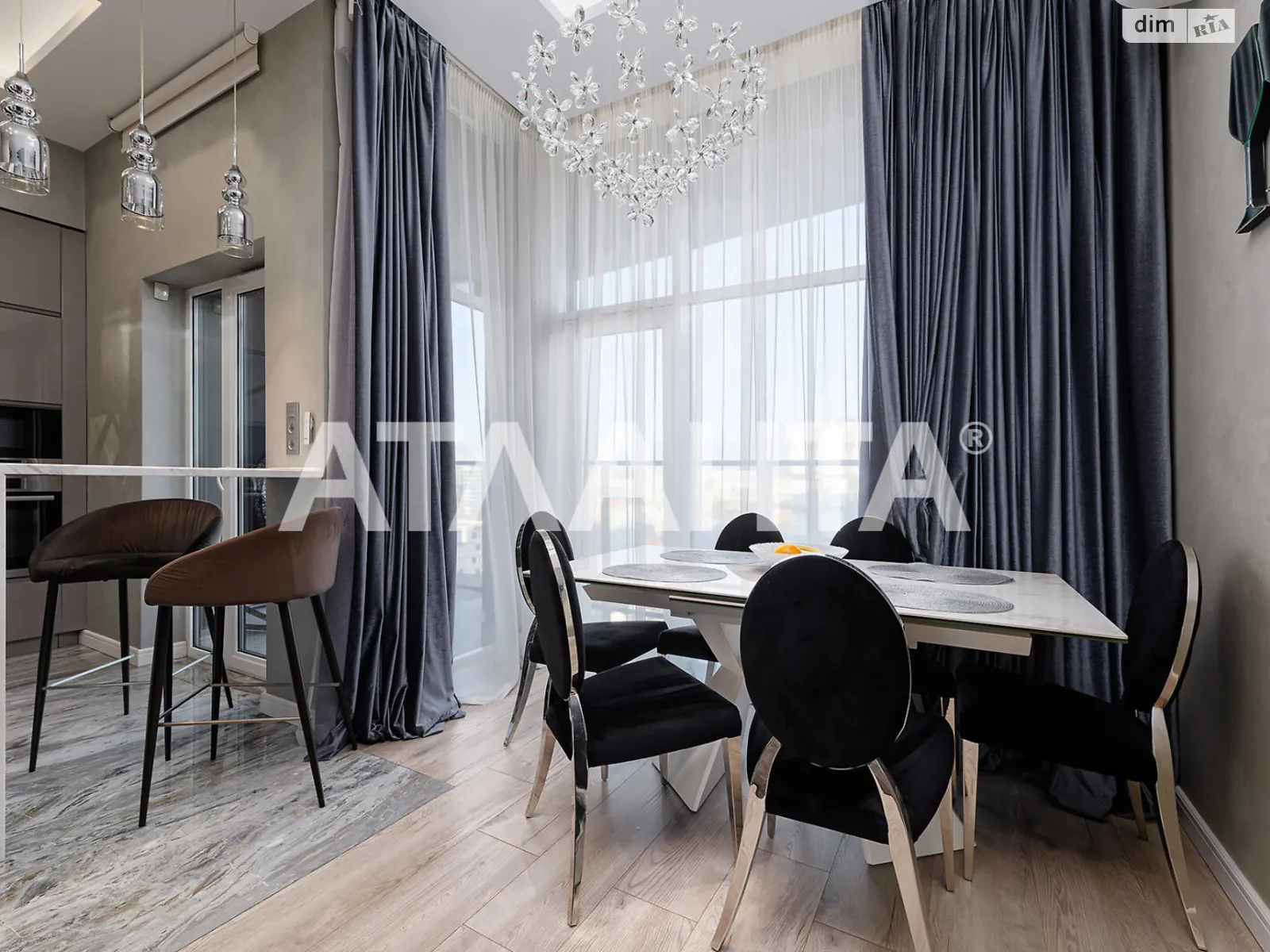 Продается 1-комнатная квартира 81.4 кв. м в Львове, просп. Черновола Вячеслава - фото 1