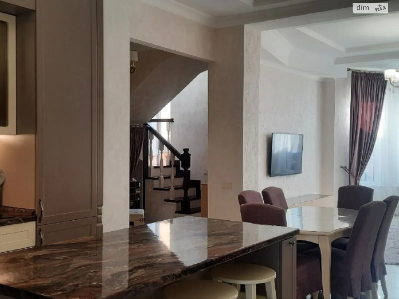 Продается дом на 2 этажа 130 кв. м с балконом, цена: 190000 $ - фото 1