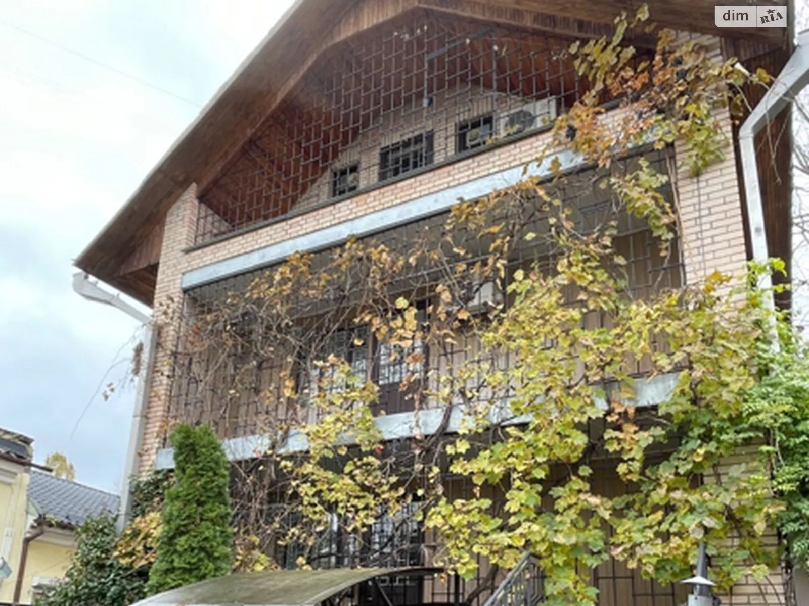 Продается дом на 3 этажа 407.9 кв. м с подвалом, цена: 630000 $ - фото 1