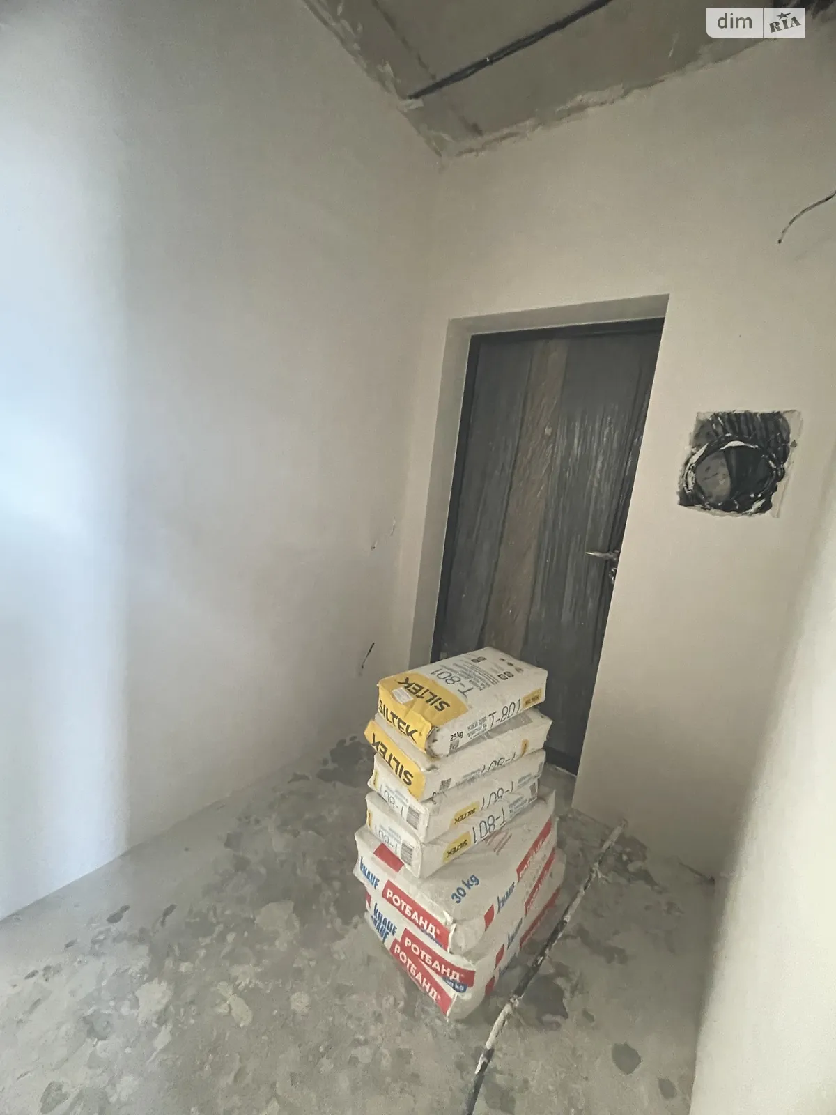 Продається 2-кімнатна квартира 43 кв. м у Ірпені, вул. Ольги Кобилянської(Достоєвського) - фото 1