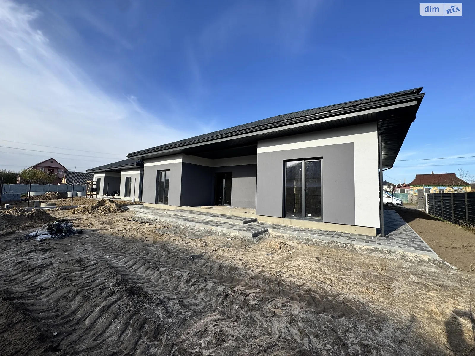 Продается одноэтажный дом 130 кв. м с камином, цена: 93000 $ - фото 1