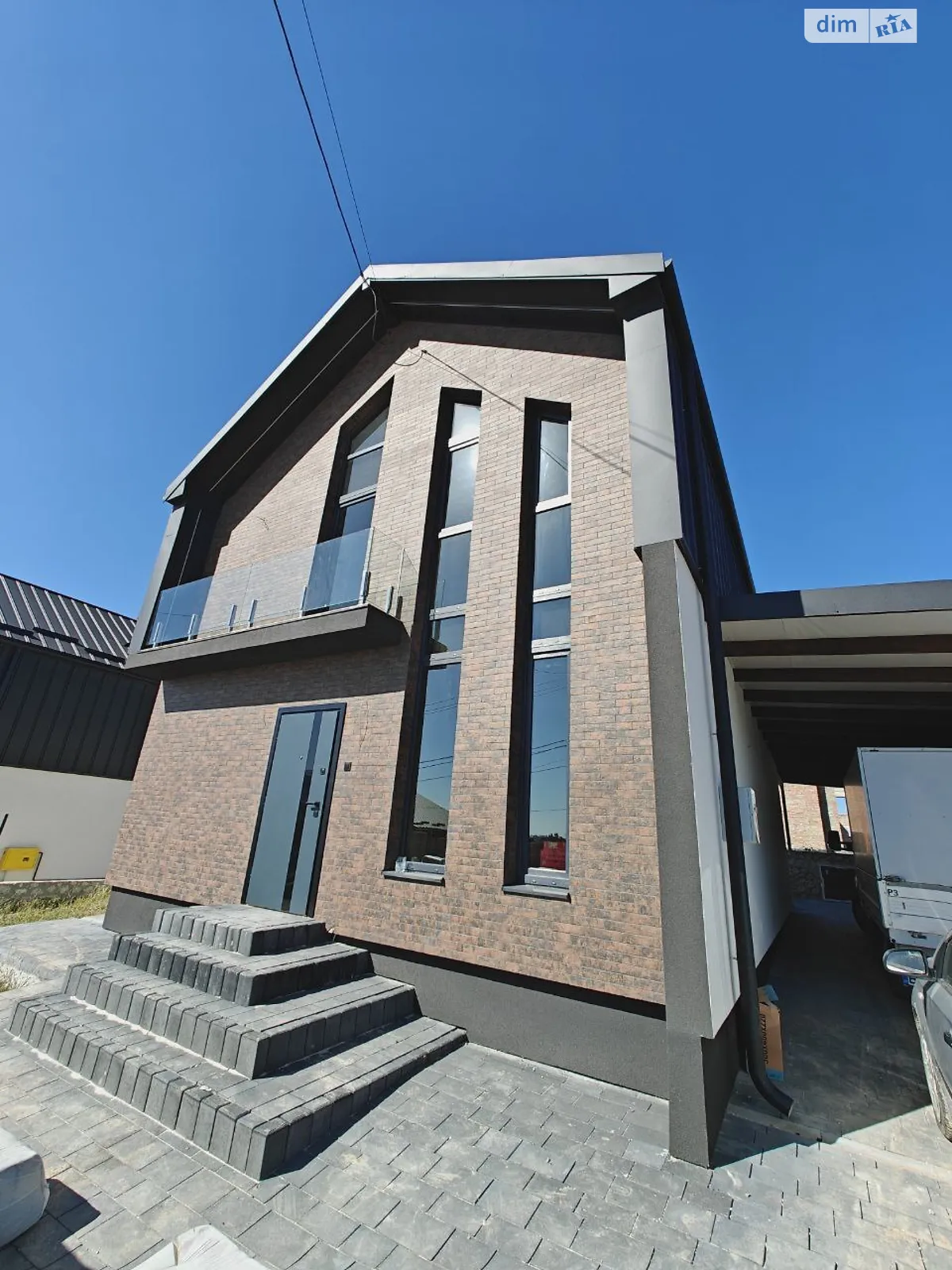 Продается дом на 2 этажа 107 кв. м с участком, цена: 135000 $ - фото 1