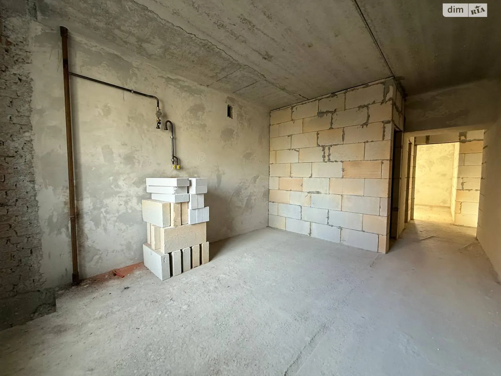 Продается 2-комнатная квартира 80 кв. м в Ивано-Франковске, ул. Сухомлинского, 10 - фото 1