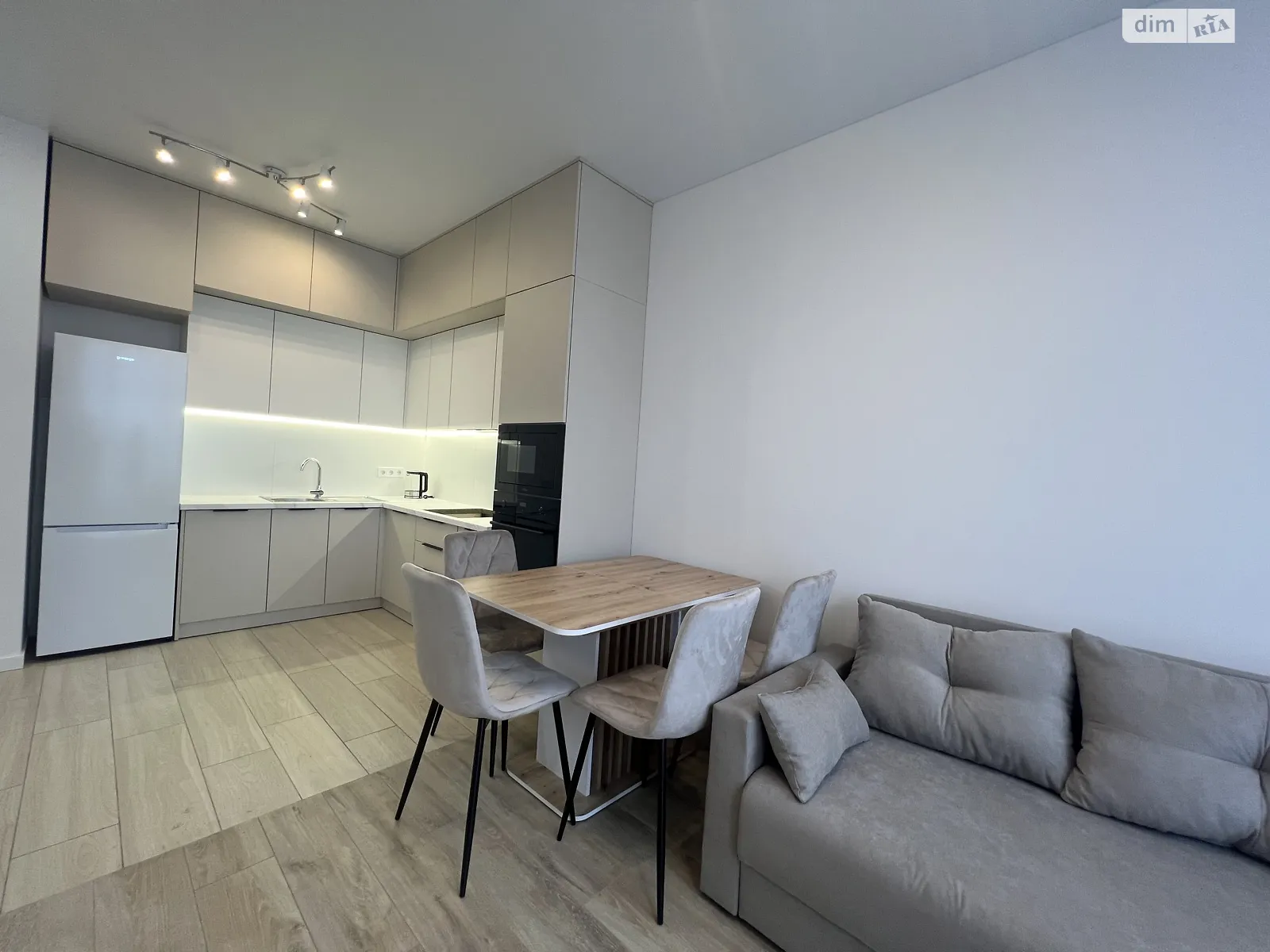 Сдается в аренду 1-комнатная квартира 40 кв. м в Ужгороде, цена: 500 $ - фото 1