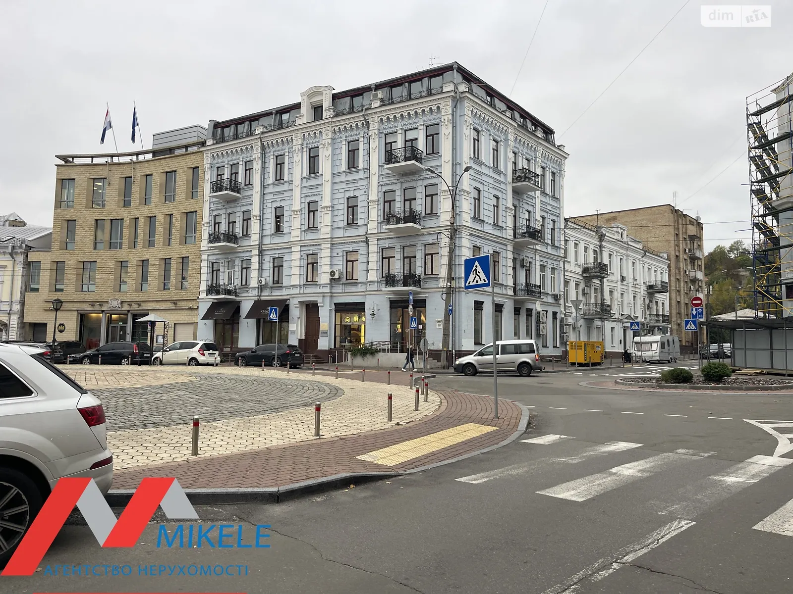 Сдается в аренду офис 341.5 кв. м в бизнес-центре, цена: 6300 $ - фото 1