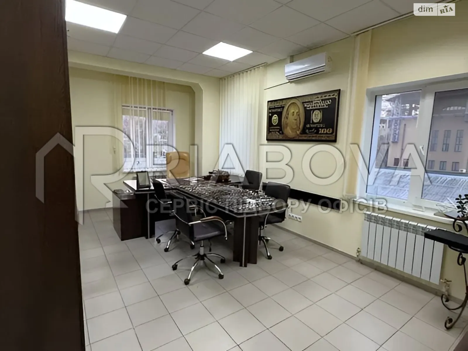 Сдается в аренду офис 144 кв. м в бизнес-центре, цена: 46944 грн - фото 1