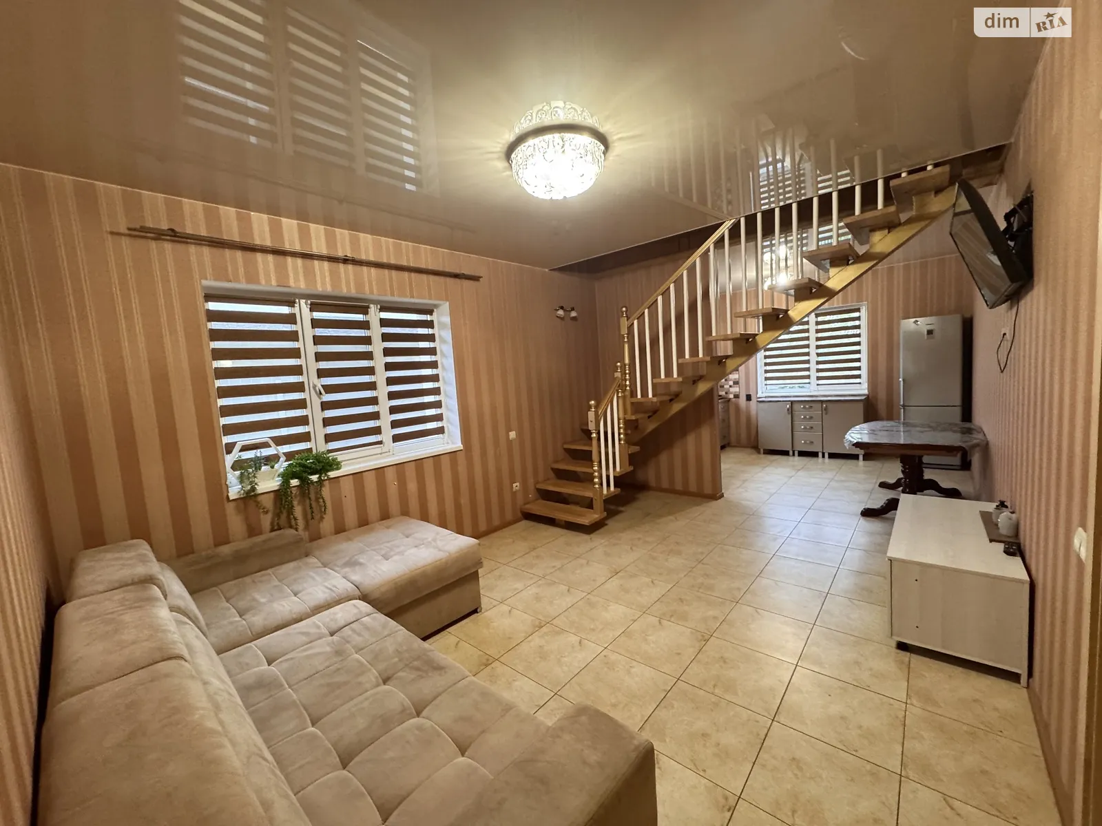 Сдается в аренду дом на 2 этажа 120 кв. м с бассейном, цена: 27000 грн - фото 1