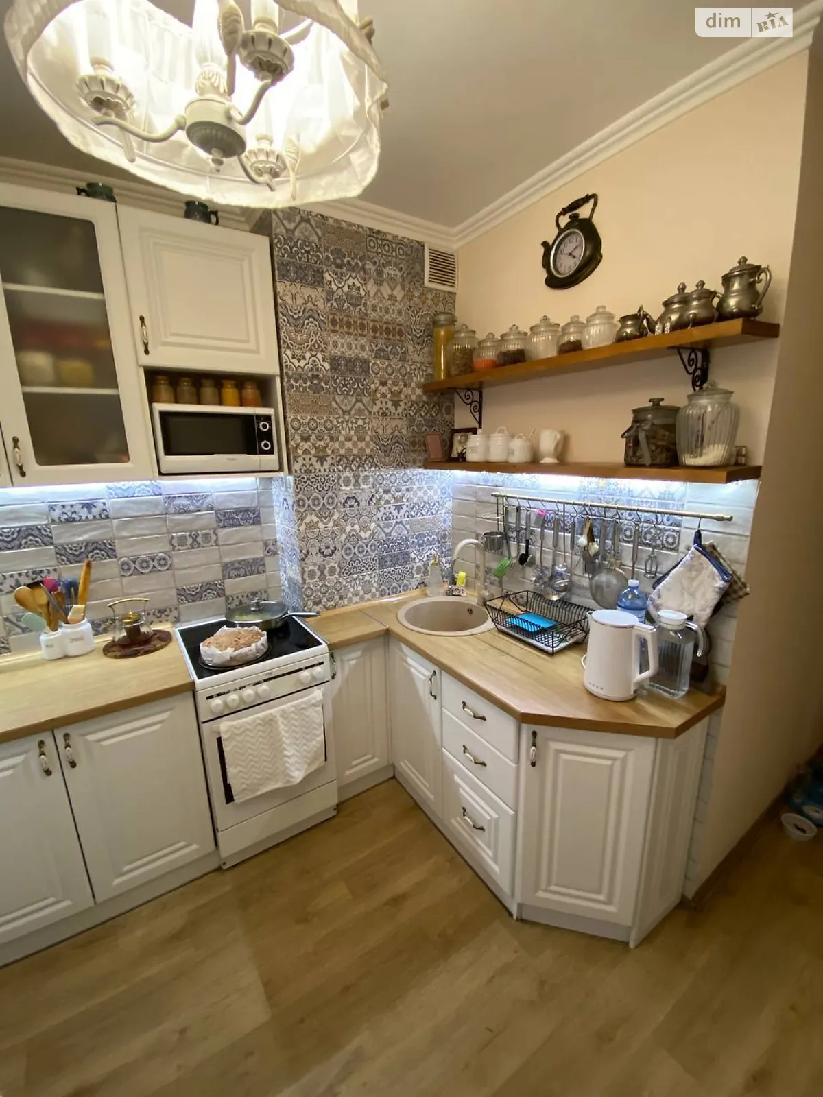 Продается 3-комнатная квартира 72 кв. м в Одессе, ул. 28-й Бригады(Паустовского), 31 - фото 1