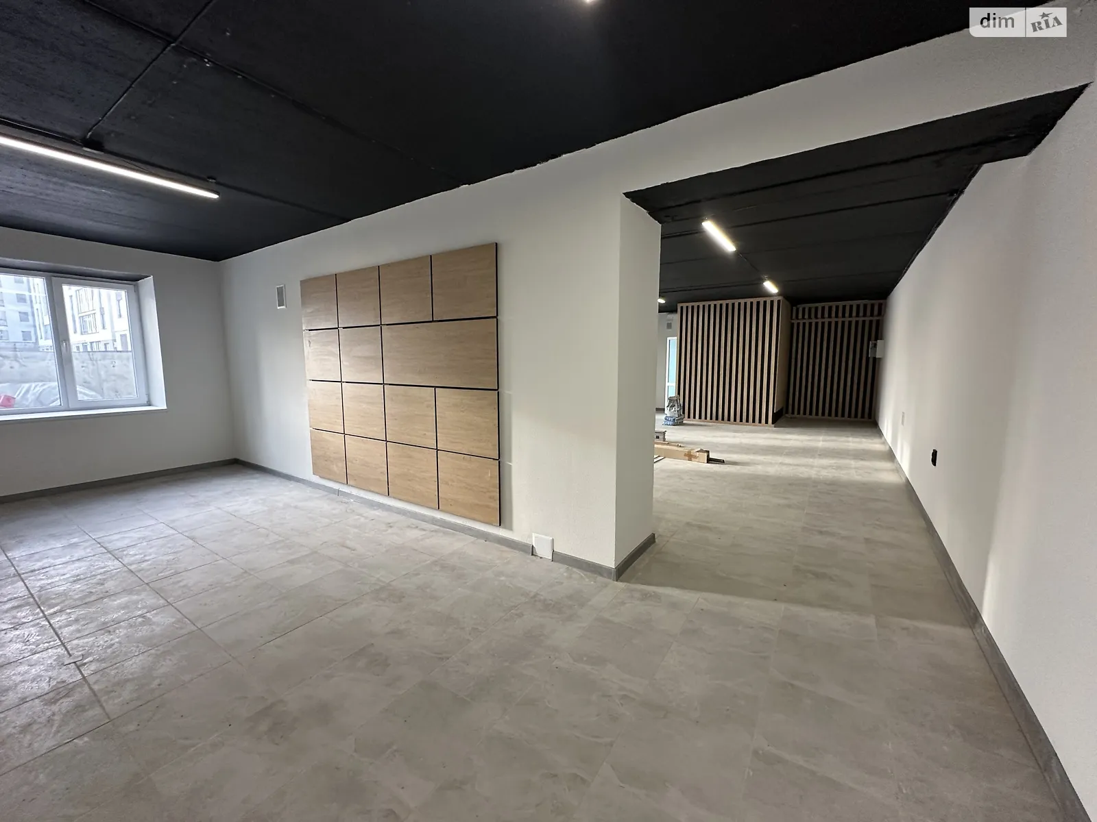 Сдается в аренду офис 125 кв. м в бизнес-центре, цена: 750 $ - фото 1