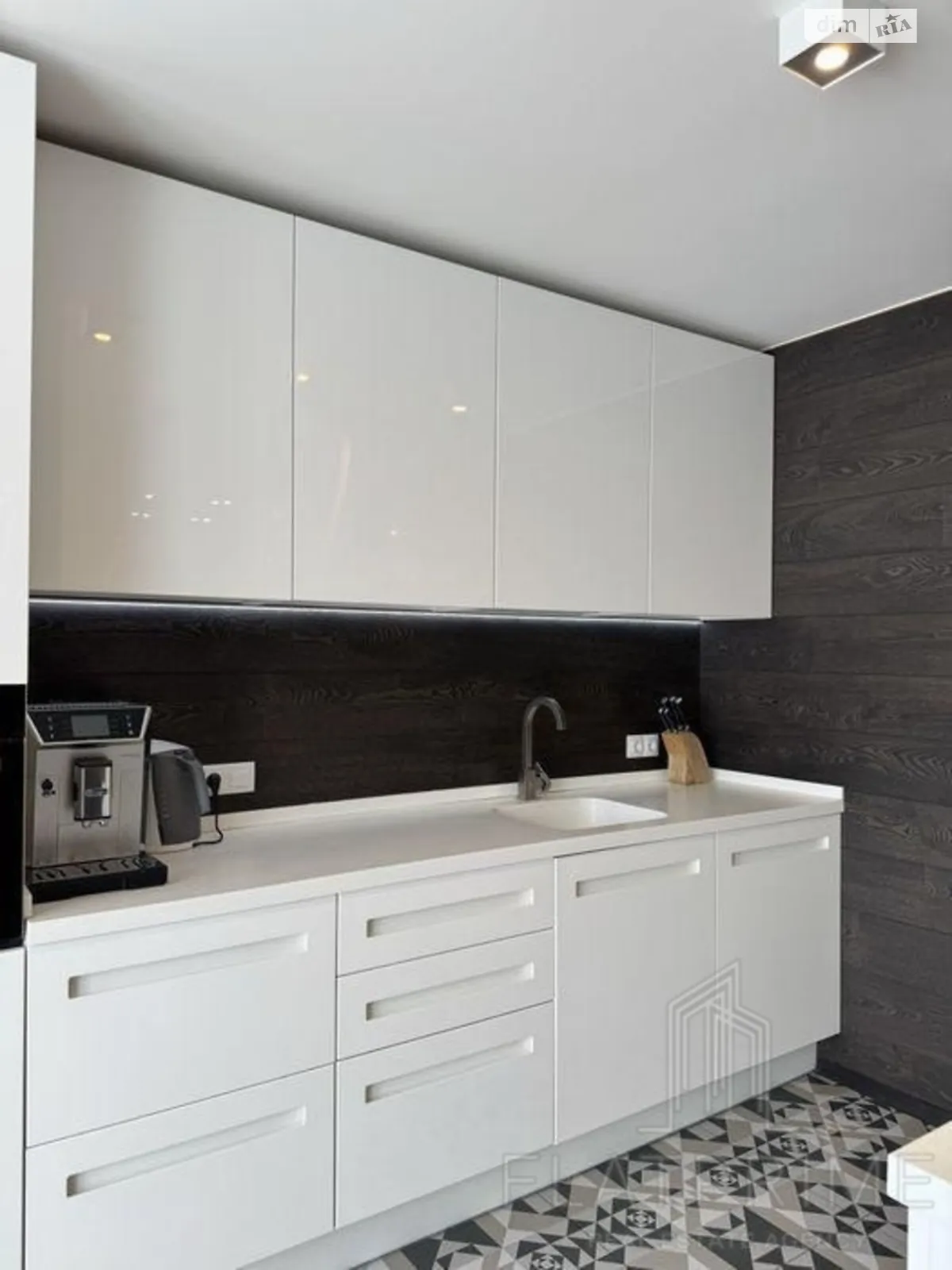 Продається 3-кімнатна квартира 104.6 кв. м у Києві, наб. Дніпровська, 25 - фото 1