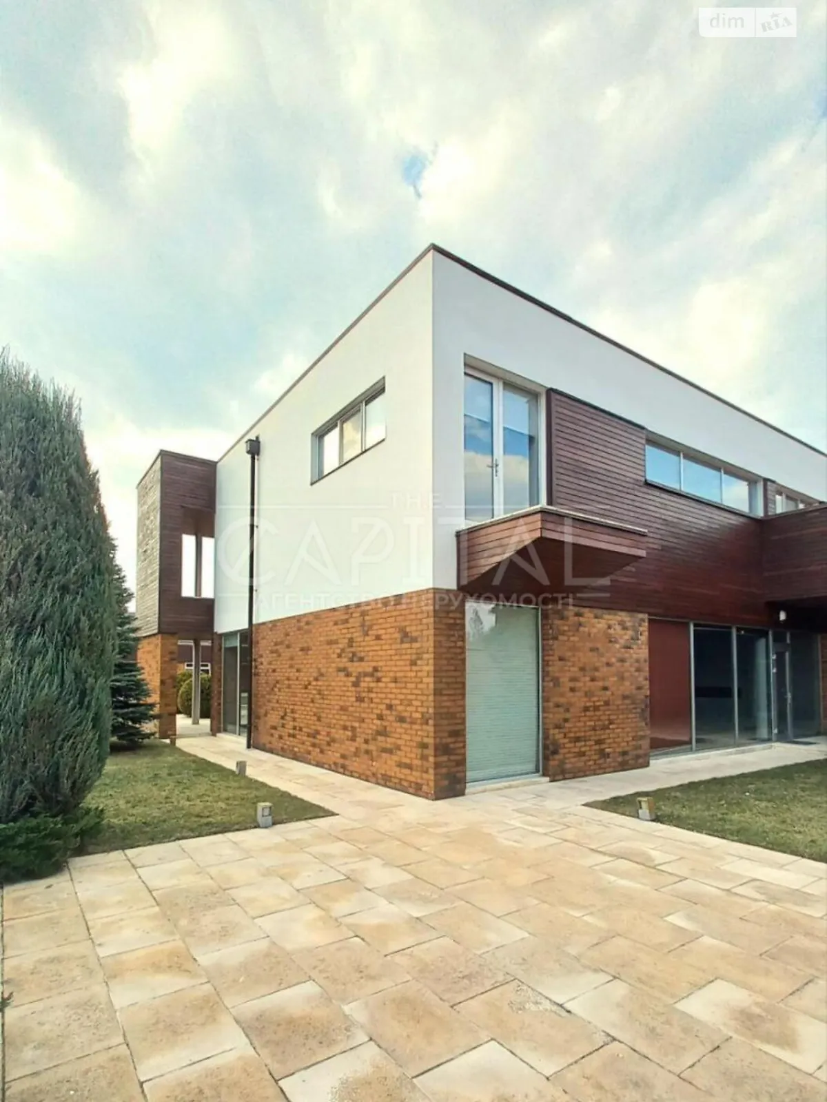 Продается дом на 2 этажа 297 кв. м с камином, цена: 420000 $ - фото 1