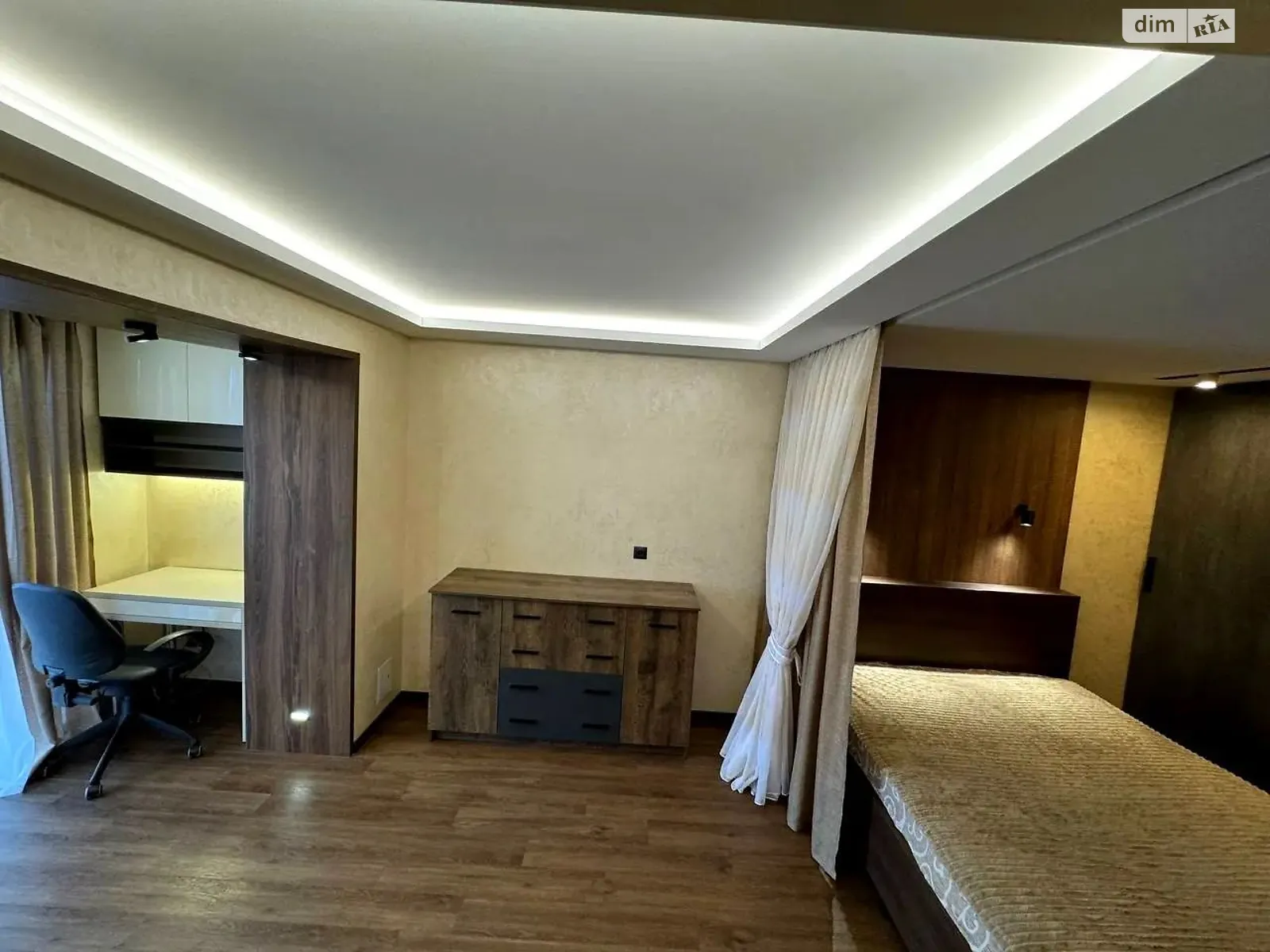 Сдается в аренду 1-комнатная квартира 40 кв. м в Днепре, мас. Тополь-2, 32 - фото 1