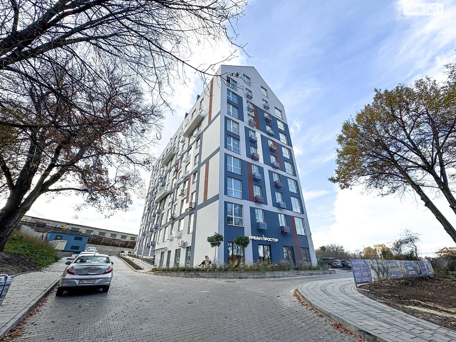 Продается 2-комнатная квартира 68.5 кв. м в Ровно, ул. Белая, 1Б - фото 1