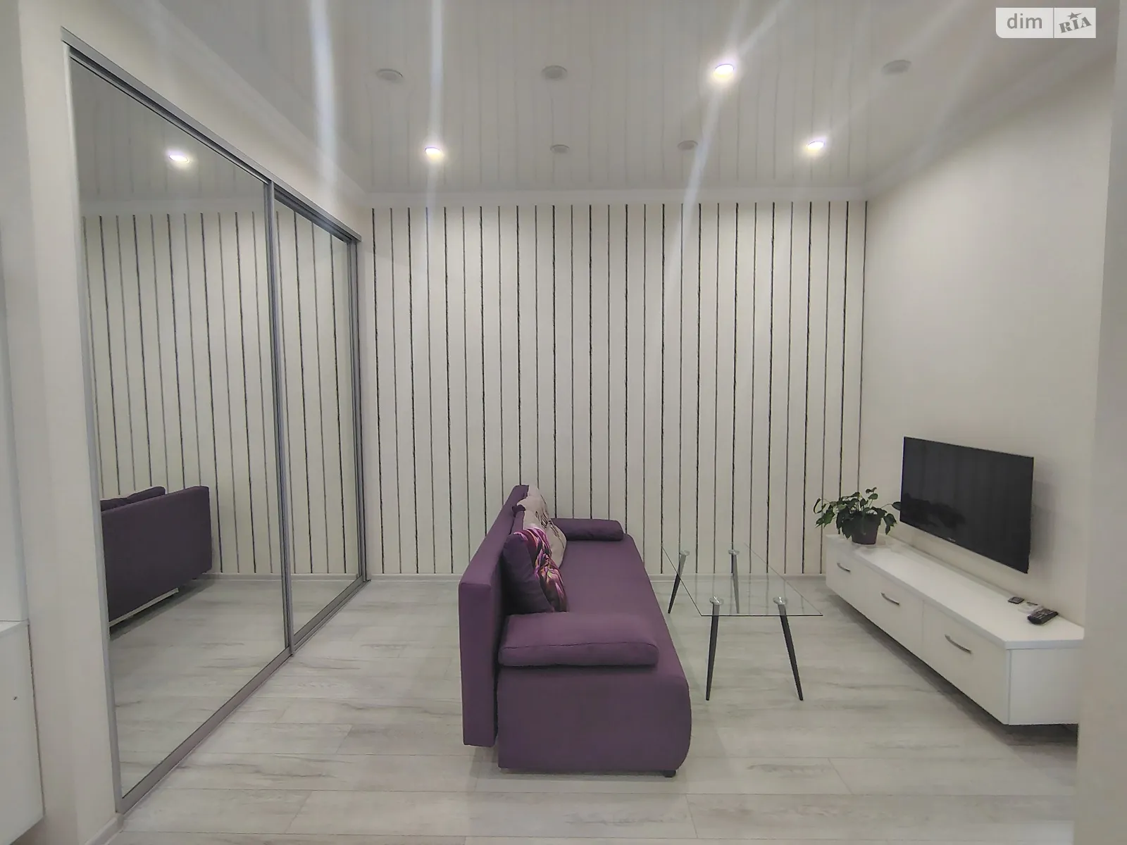 Здається в оренду 1-кімнатна квартира 45 кв. м у Одесі, вул. Перлинна, 3 - фото 1