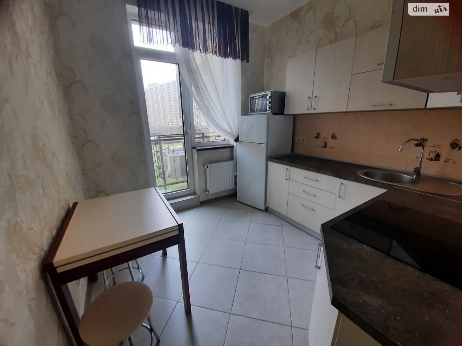 Сдается в аренду 1-комнатная квартира 34 кв. м в Одессе, ул. Жемчужная, 3 - фото 1