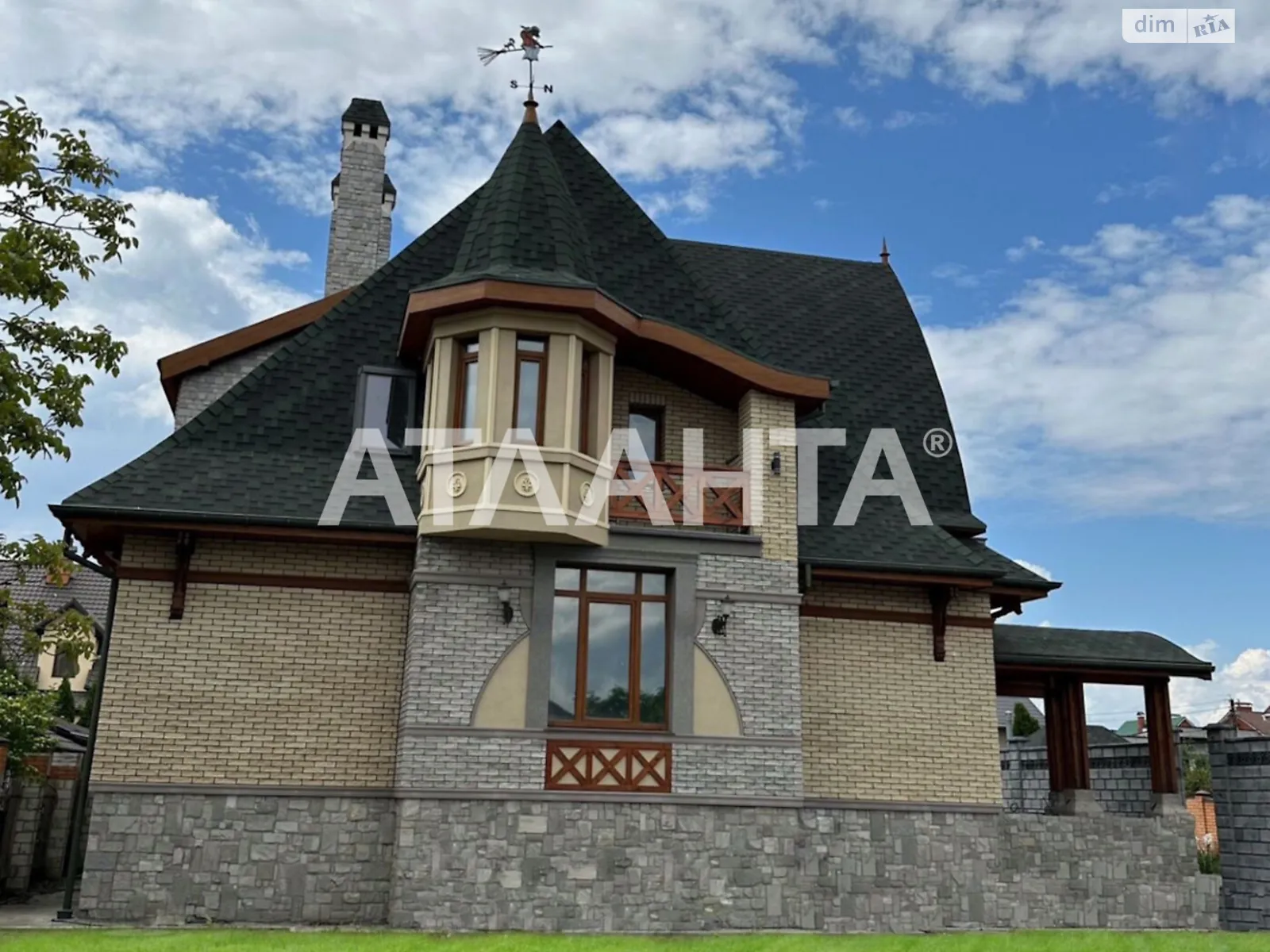 Продается дом на 3 этажа 293 кв. м с бассейном, цена: 385000 $ - фото 1