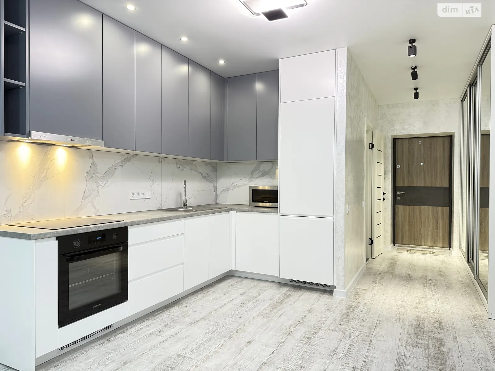 Продается 1-комнатная квартира 43 кв. м в Ровно, ул. Королева - фото 1