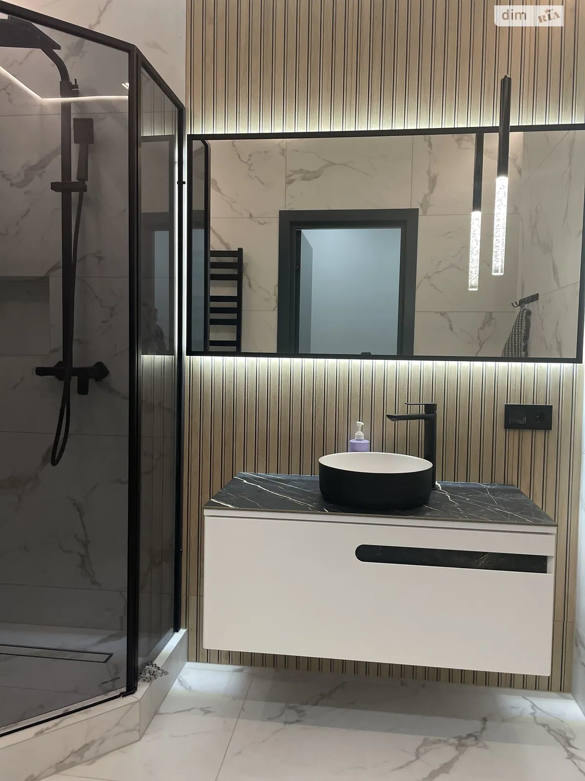 Здається в оренду 2-кімнатна квартира 70.5 кв. м у Львові, вул. Під Голоском, 16 - фото 1