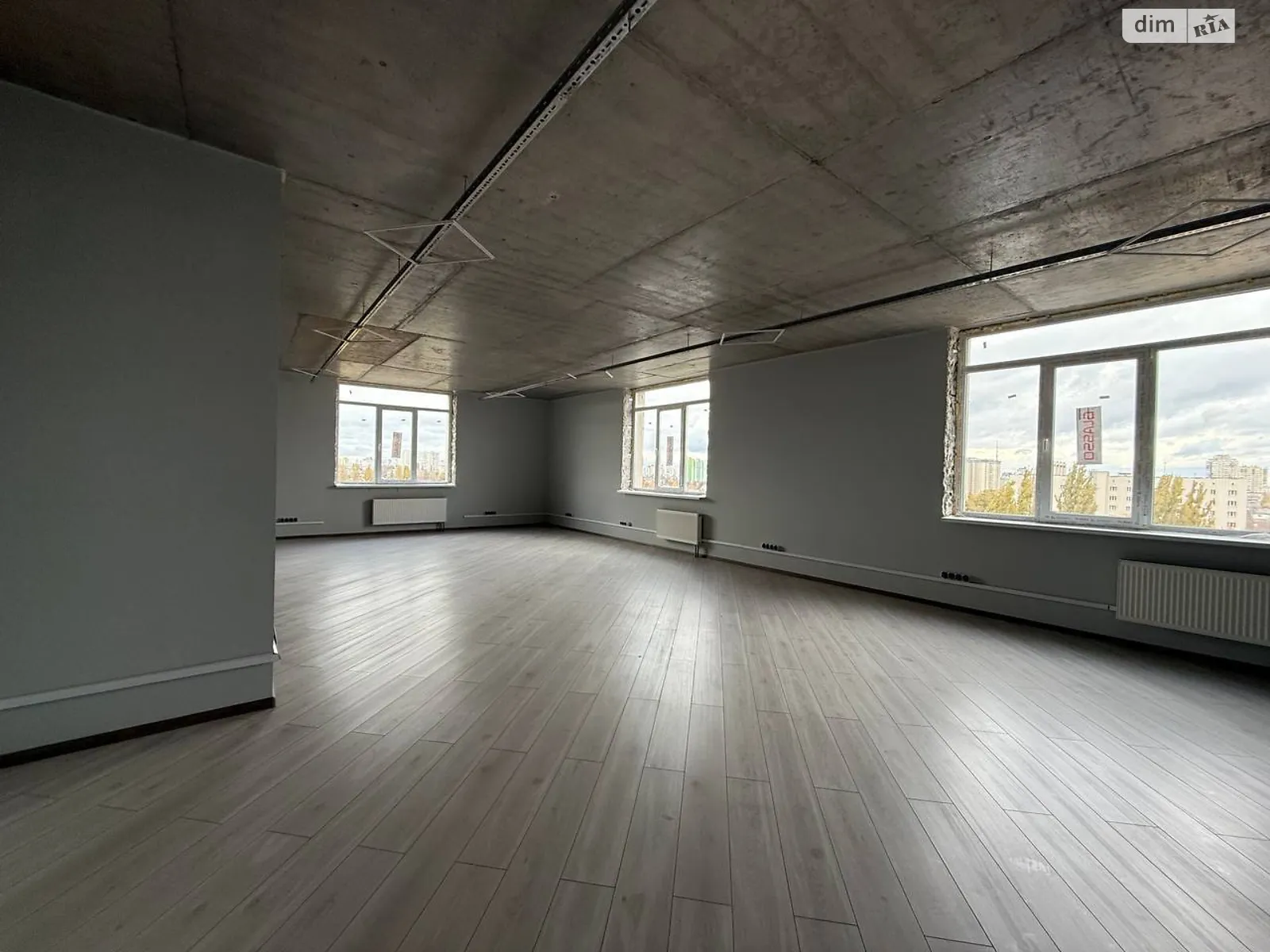 Сдается в аренду офис 86 кв. м в бизнес-центре, цена: 860 $ - фото 1