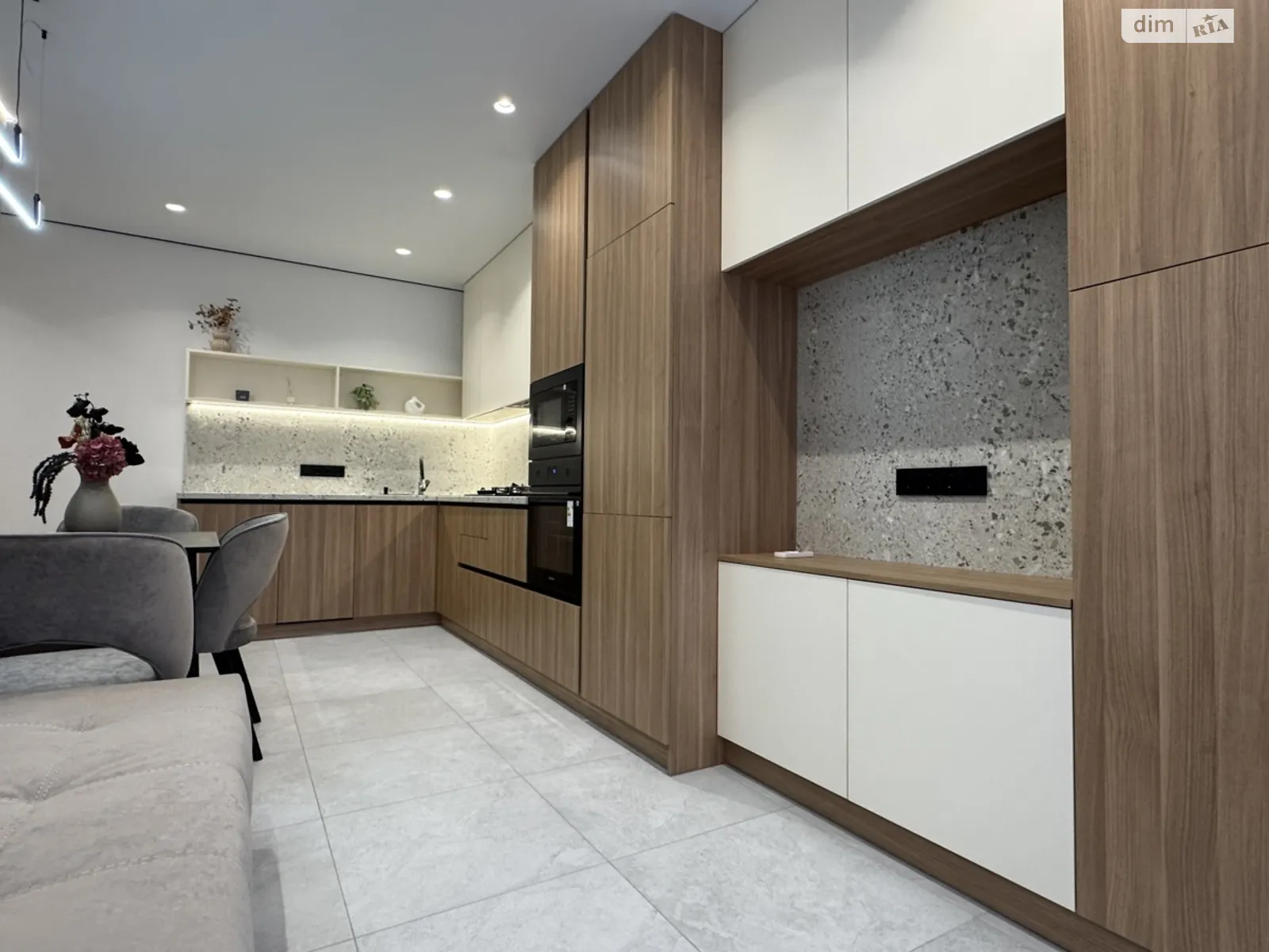 Продається 1-кімнатна квартира 47 кв. м у Івано-Франківську, вул. Височана Семена, 18 - фото 1