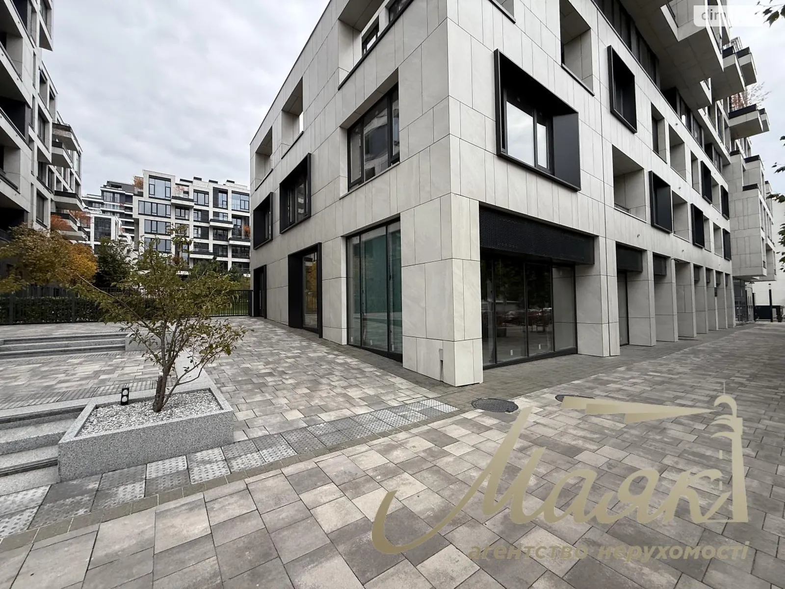 Продается помещения свободного назначения 271 кв. м в 9-этажном здании, цена: 1355000 $ - фото 1