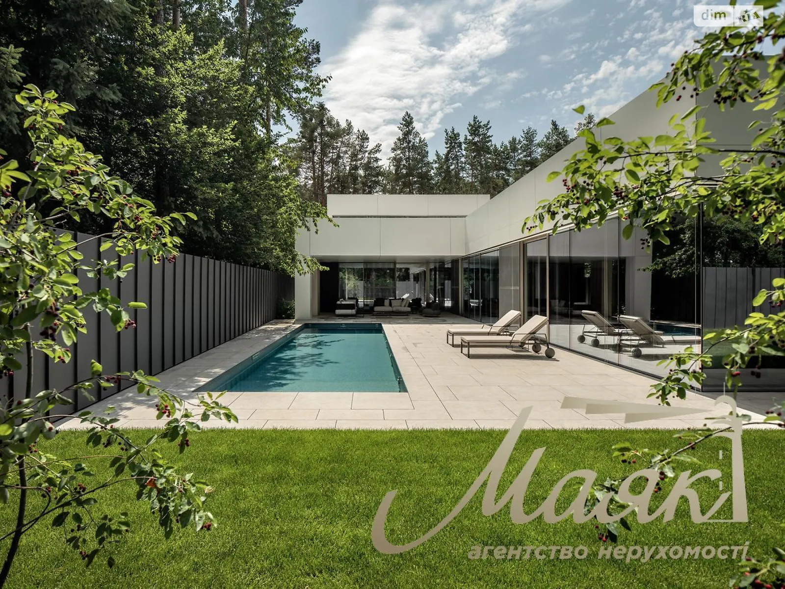 Продается одноэтажный дом 300 кв. м с камином, цена: 1250000 $ - фото 1