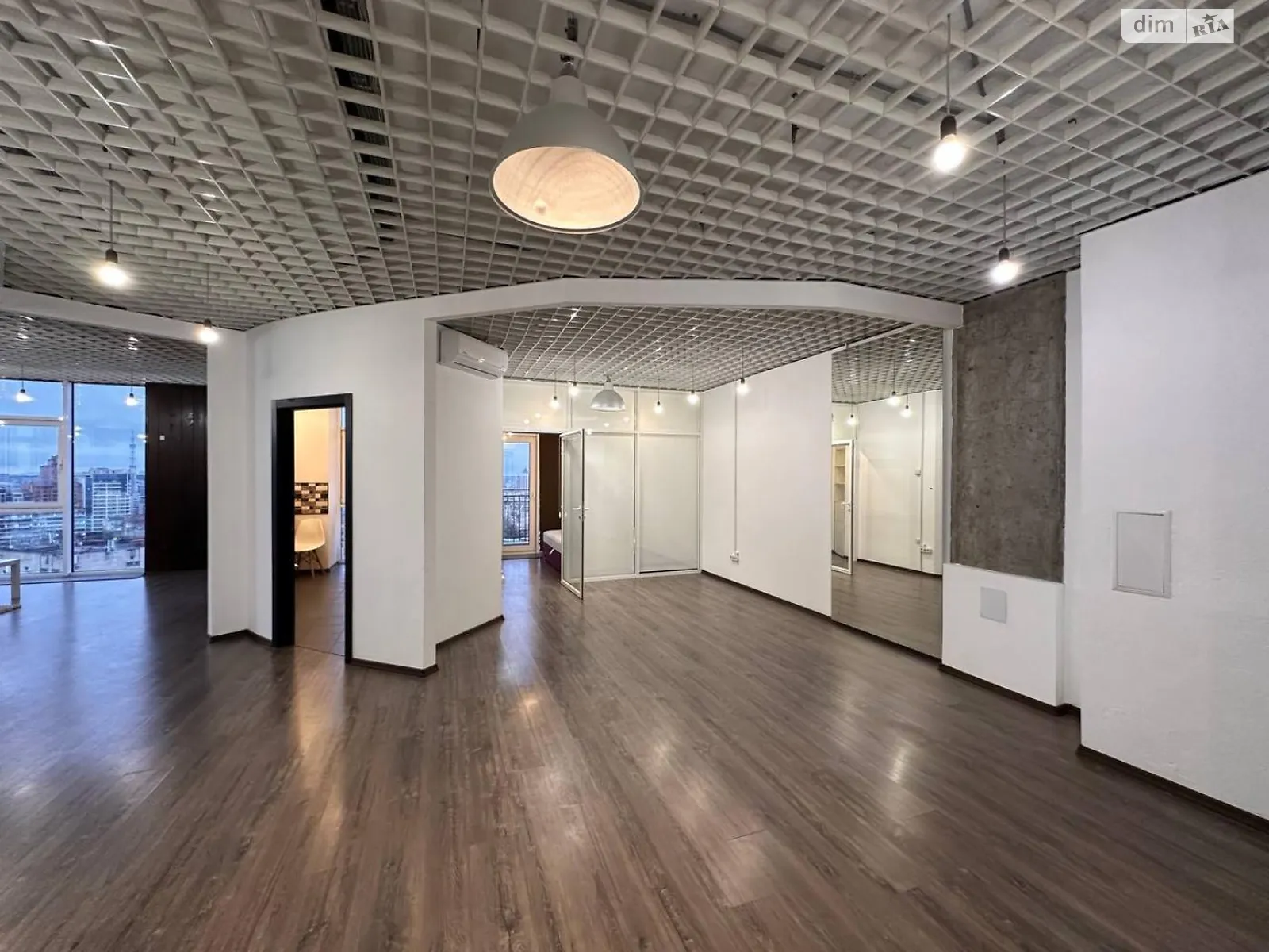 Здається в оренду офіс 127 кв. м в бізнес-центрі, цена: 1100 $ - фото 1