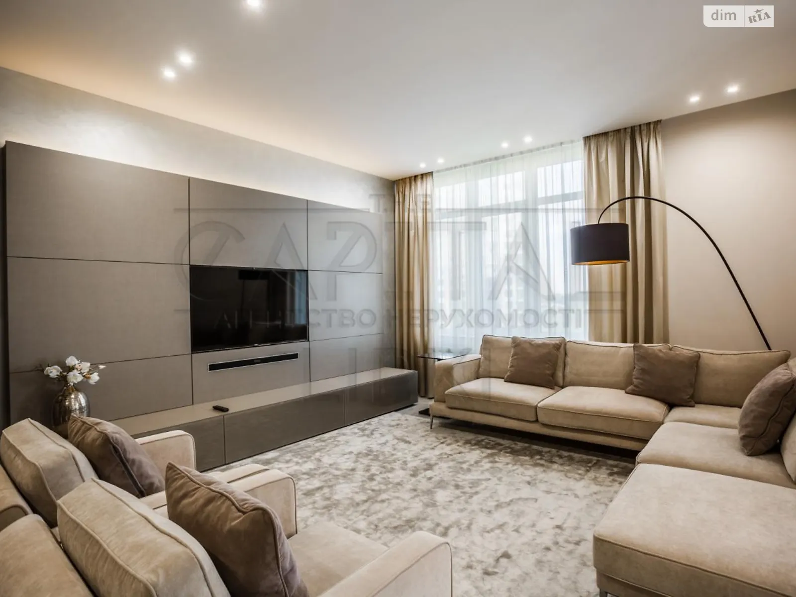 Сдается в аренду 4-комнатная квартира 180.6 кв. м в Киеве, ул. Андрея Верхогляда(Драгомирова), 20 - фото 1