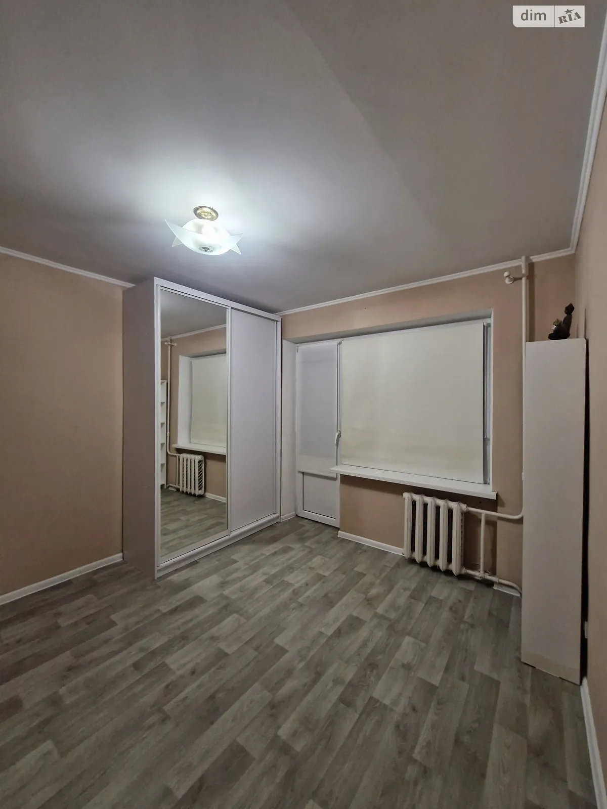 Продается 1-комнатная квартира 231 кв. м в Кривом Роге, ул. 4-й Заречный микрорайон, 12 - фото 1