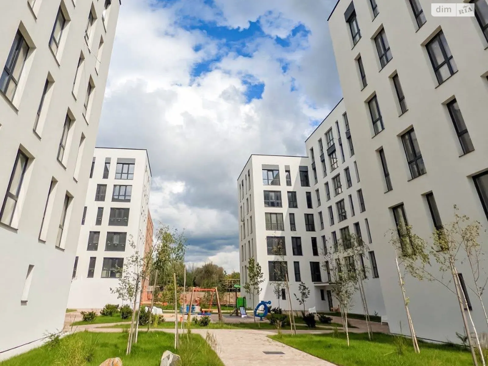 Продається 1-кімнатна квартира 45 кв. м у Минаї, вул. Августина Волошина, 10 - фото 1