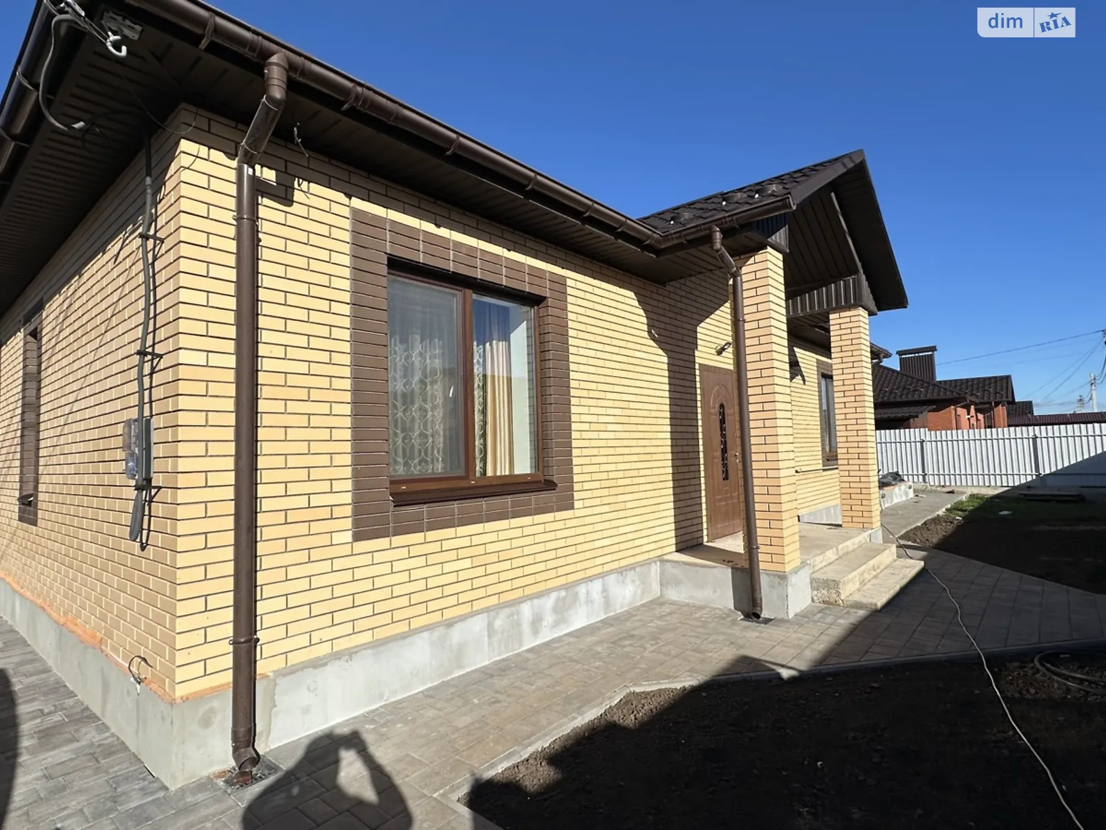 Здається в оренду одноповерховий будинок 100 кв. м з ділянкою, цена: 1300 $ - фото 1