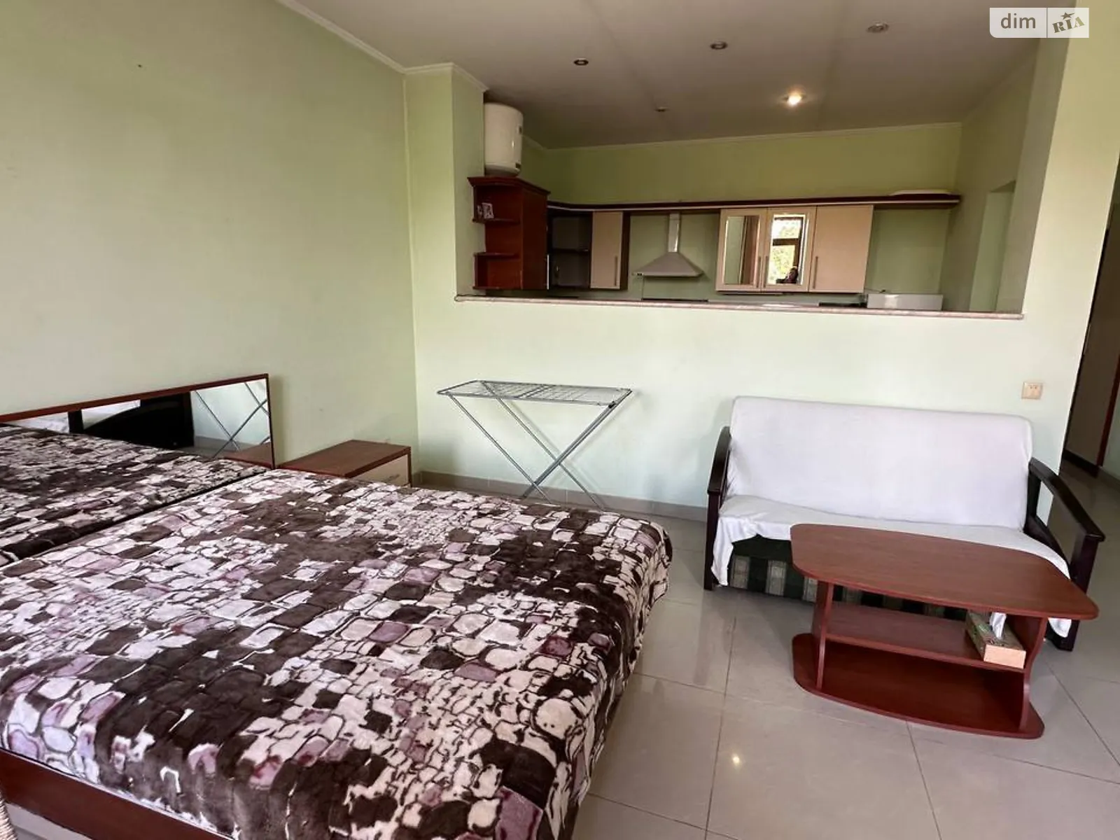 Сдается в аренду 1-комнатная квартира 38 кв. м в, цена: 250 $ - фото 1