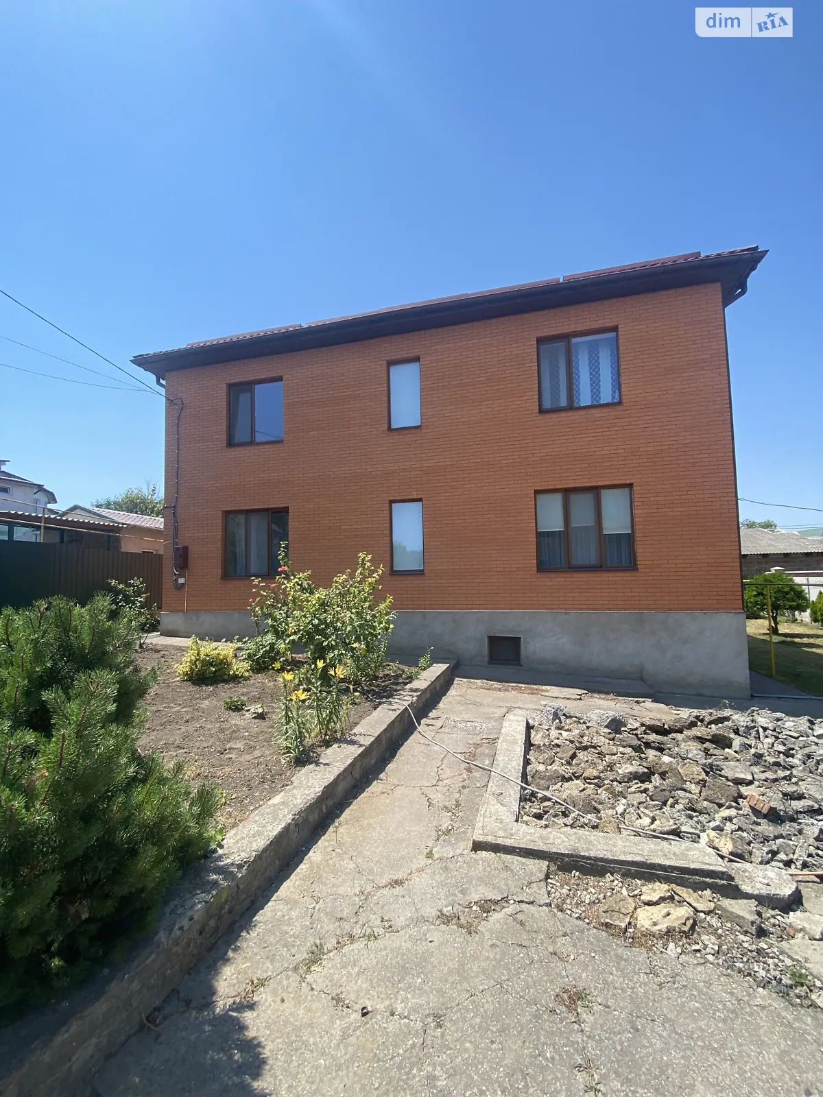 Продается дом на 2 этажа 256.7 кв. м с камином, цена: 150000 $ - фото 1