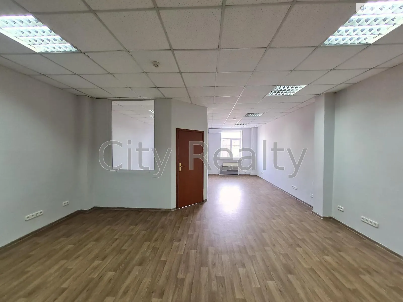 Сдается в аренду офис 57 кв. м в бизнес-центре, цена: 19665 грн - фото 1