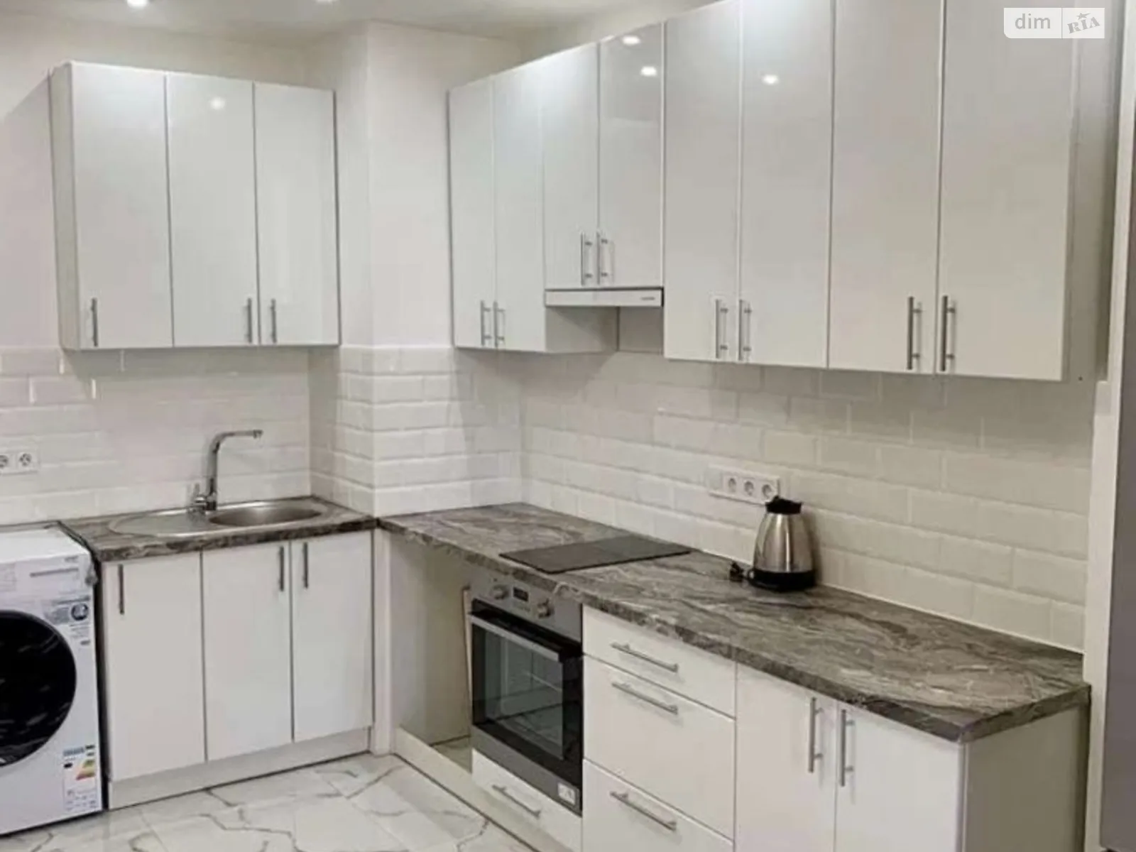 Сдается в аренду 1-комнатная квартира 45 кв. м в Одессе, мас. Радужный, 1 - фото 1