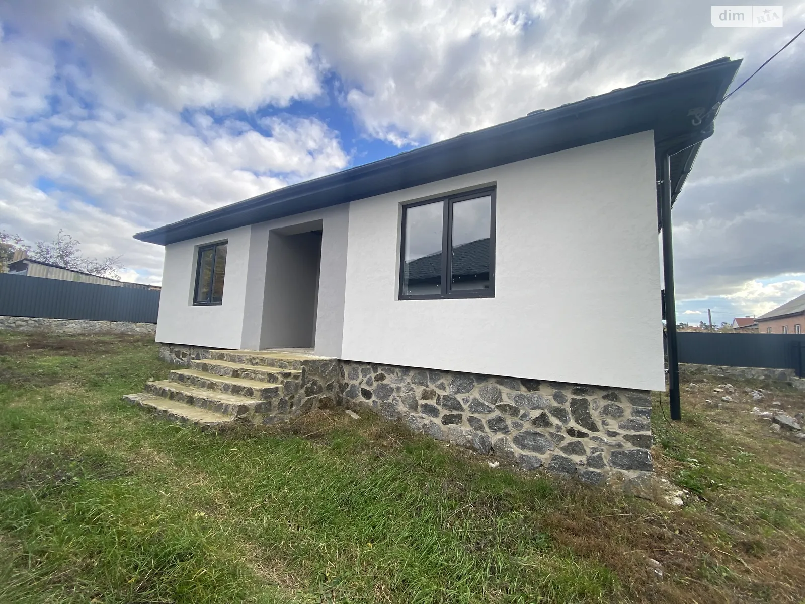 Продается одноэтажный дом 100 кв. м с беседкой, цена: 65000 $ - фото 1