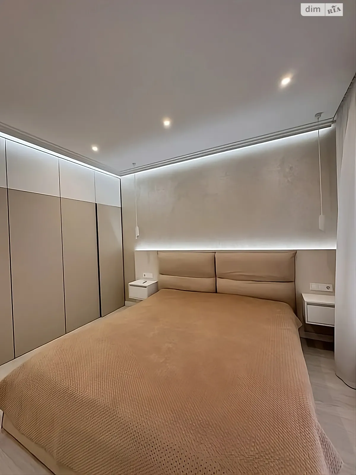 Продается 1-комнатная квартира 53.1 кв. м в Ужгороде, ул. Петра Линтура, 7 - фото 1