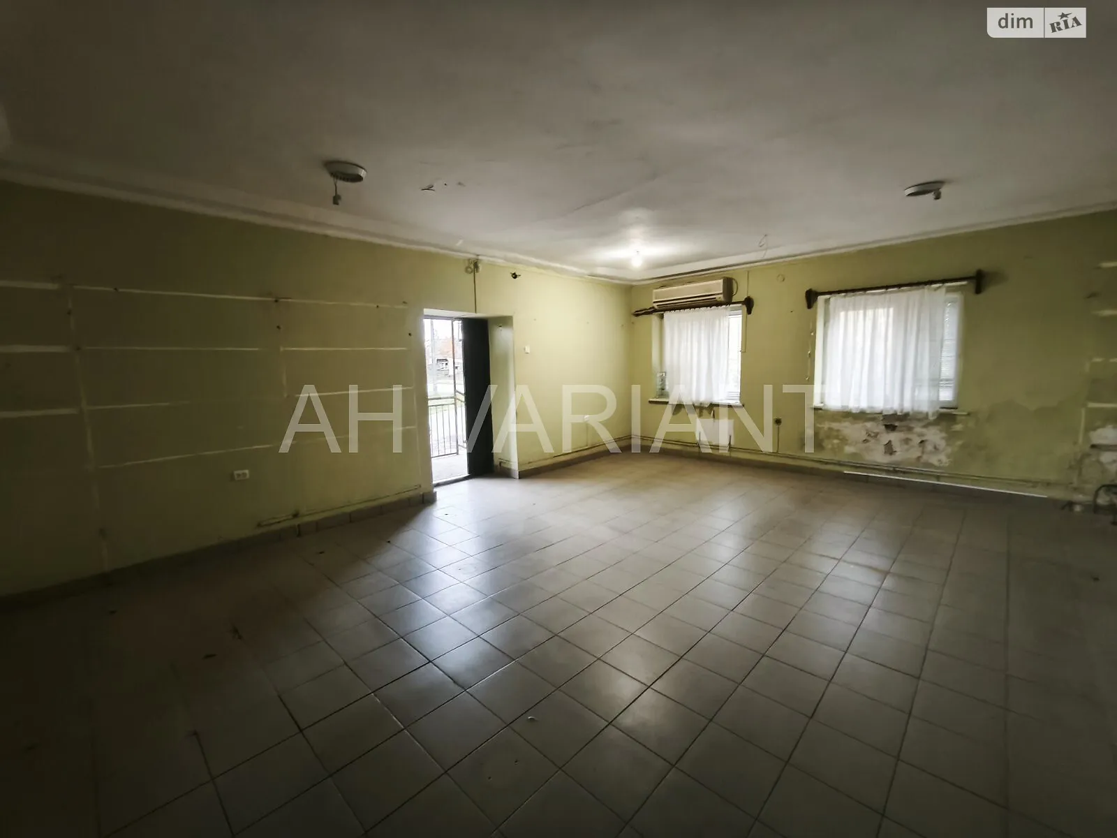 Сдается в аренду объект сферы услуг 35 кв. м в 1-этажном здании, цена: 100 $ - фото 1