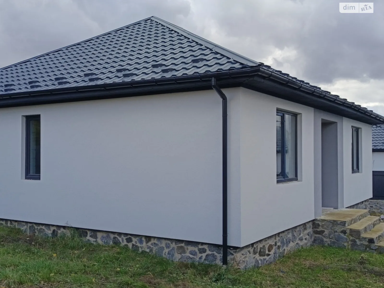 Продается одноэтажный дом 110 кв. м с бассейном, цена: 80000 $ - фото 1