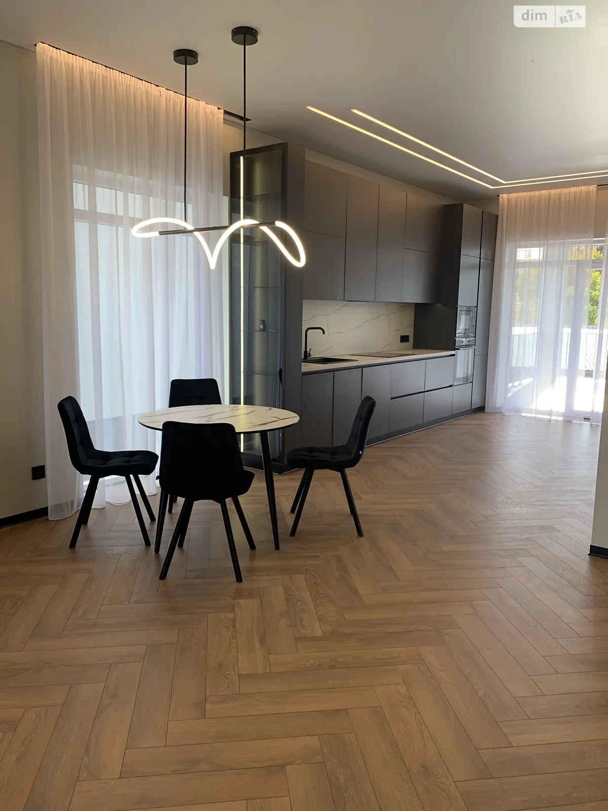 Продается одноэтажный дом 220 кв. м с подвалом, цена: 240000 $ - фото 1