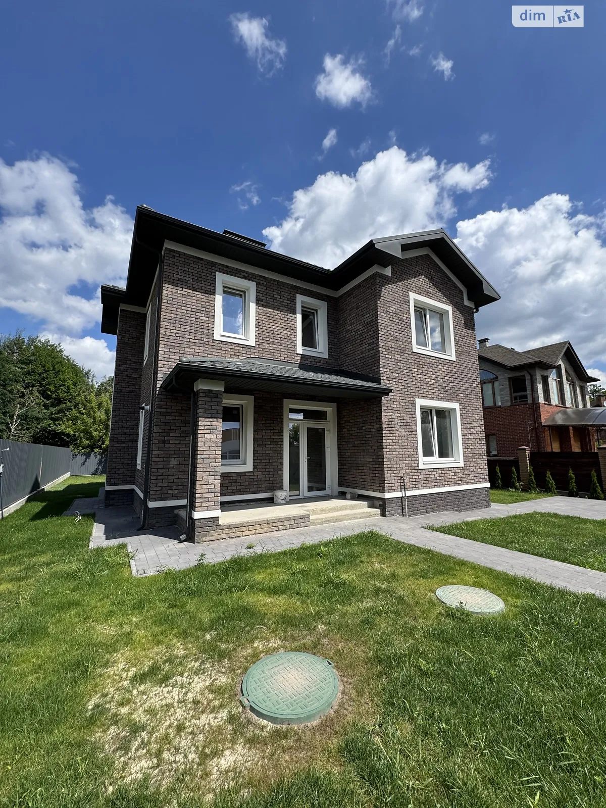 Продается дом на 2 этажа 213 кв. м с участком, цена: 280000 $ - фото 1