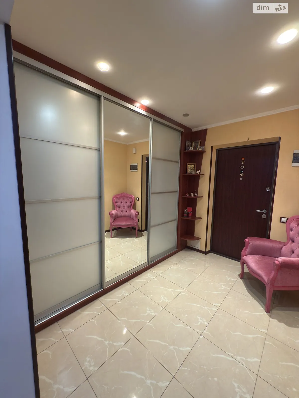 Продается 2-комнатная квартира 72.7 кв. м в Киеве, бул. Дарницкий, 8 - фото 1