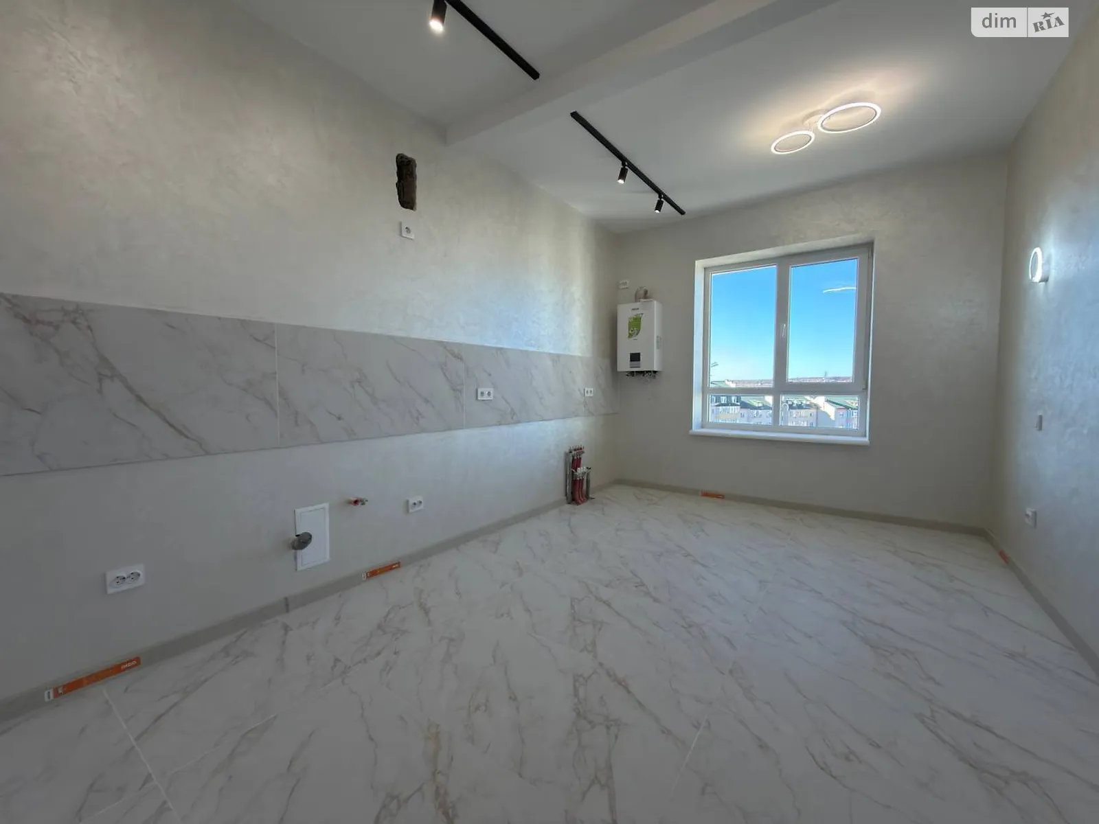 Продається 4-кімнатна квартира 100 кв. м у Івано-Франківську, вул. Горбачевського, 40Б - фото 1