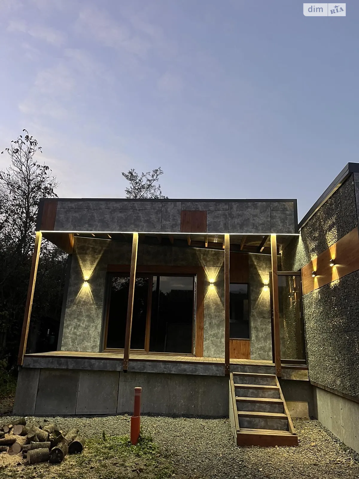 Продается дом на 2 этажа 56 кв. м с бассейном, цена: 48000 $ - фото 1