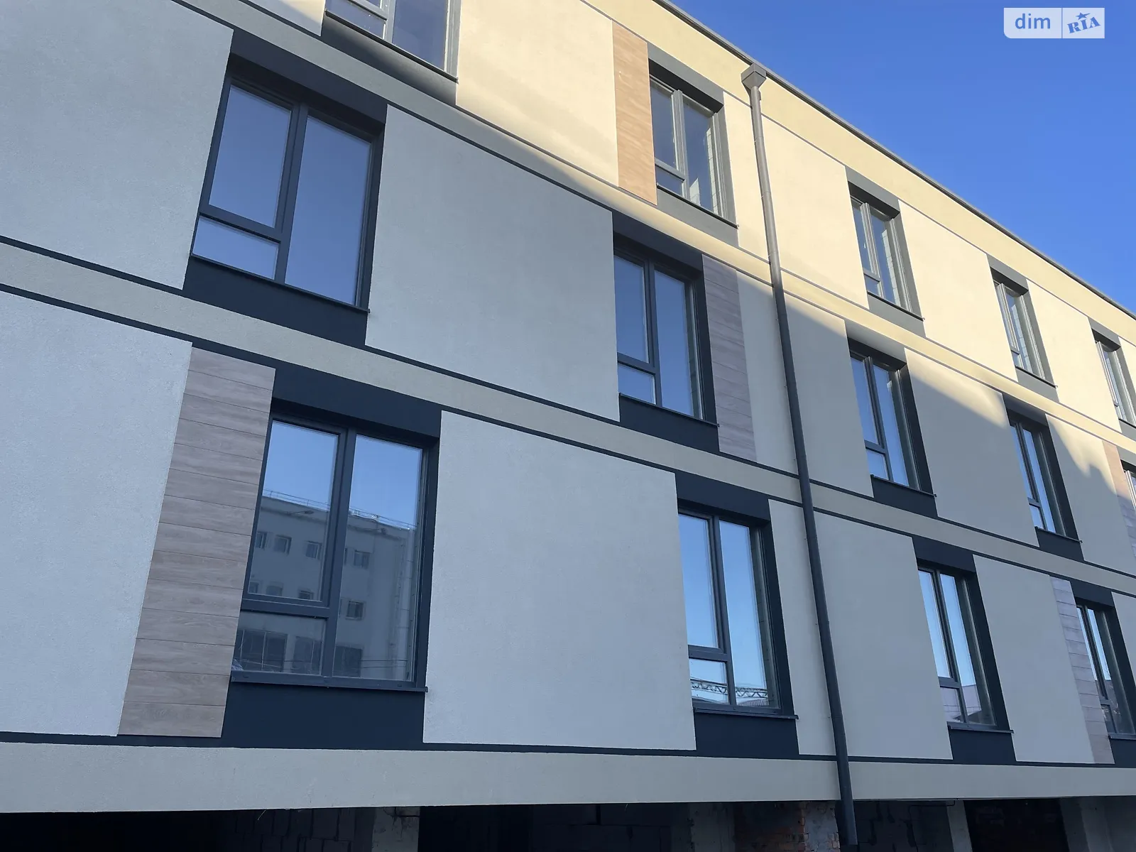 Продається 2-кімнатна квартира 65 кв. м у Хмельницькому, пров. Степана Бандери - фото 1